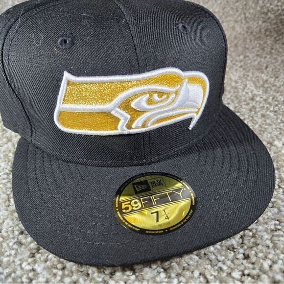 NEW ERA Seattle Seahawks Reflective Metallic Gold Fitted Cap  Size71/4 - Picture 12 of 12